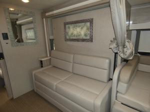 Tiburon Sprinter 24FB Photo