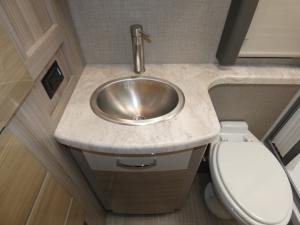 Tiburon Sprinter 24FB Photo