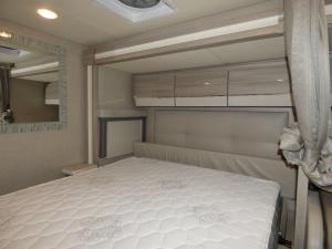 Tiburon Sprinter 24FB Photo
