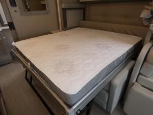 Tiburon Sprinter 24FB Photo