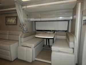 Tiburon Sprinter 24FB Photo