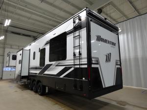 Momentum M-Class 381MS Photo