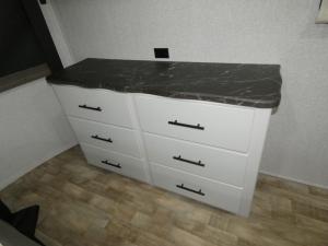 Hampton 390PVL Photo