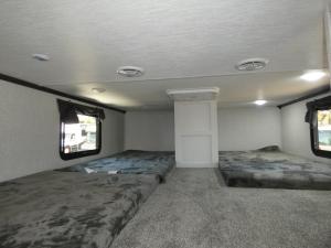 Hampton 390PVL Photo