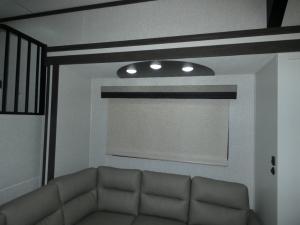 Hampton 390PVL Photo