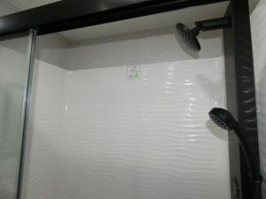 Hampton 390PVL Photo