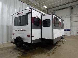 Avenger 28REI Photo