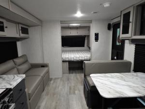 Apex Ultra-Lite 300BHS Photo
