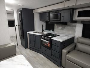 Apex Ultra-Lite 300BHS Photo