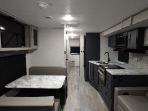 Apex Ultra-Lite 300BHS Photo