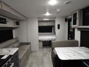 Apex Ultra-Lite 300BHS Photo
