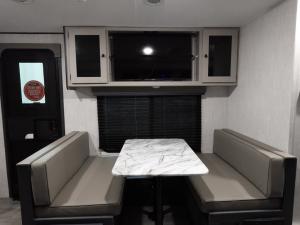Apex Ultra-Lite 300BHS Photo