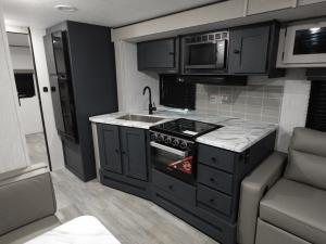 Apex Ultra-Lite 300BHS Photo