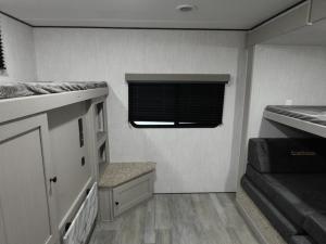 Apex Ultra-Lite 300BHS Photo