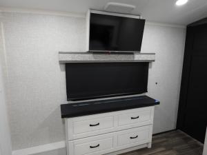 North Point 381CKRE Photo