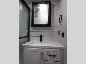 North Point 381CKRE Photo