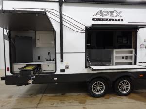 Apex Ultra-Lite 242BARV Photo