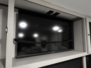 Apex Ultra-Lite 242BARV Photo