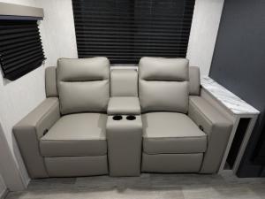 Apex Ultra-Lite 242BARV Photo