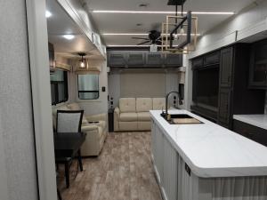 Redwood 412GK Photo