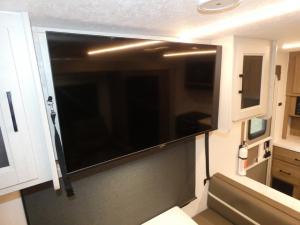 Freedom Express Ultra Lite 245RKS Photo