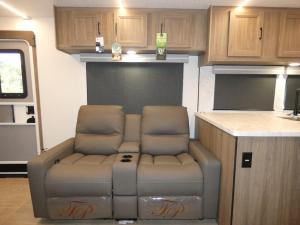Freedom Express Ultra Lite 274RKS Photo