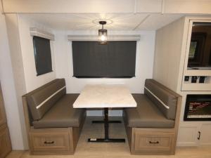 Freedom Express Ultra Lite 274RKS Photo