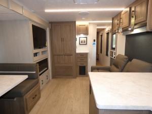 Freedom Express Ultra Lite 274RKS Photo