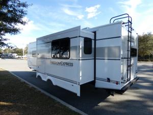 Freedom Express Ultra Lite 274RKS Photo