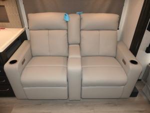 Nautica 33TL Photo