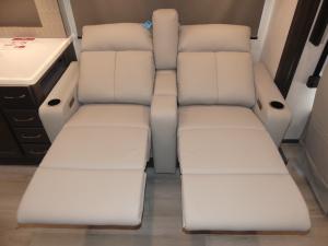 Nautica 33TL Photo