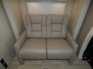 Navion 24V Photo