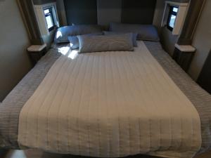 Aria 4000 Photo