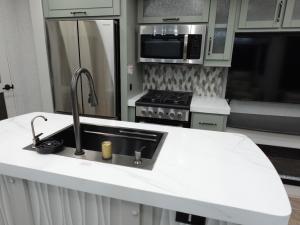 Regency 3721FDB Photo