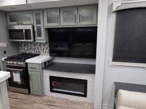 Regency 3721FDB Photo