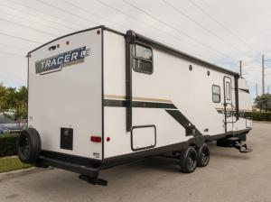 Tracer 270BHSLE Photo