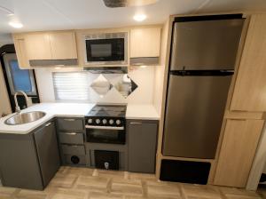 Tracer 270BHSLE Photo