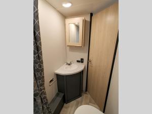 Tracer 270BHSLE Photo