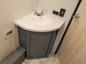 Tracer 270BHSLE Photo