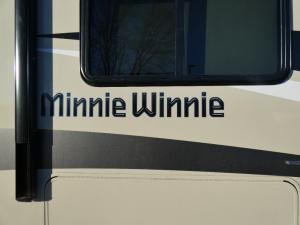 Minnie Winnie 25B Photo