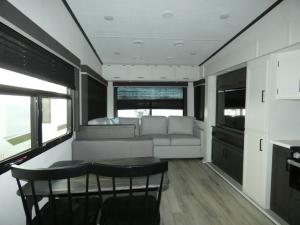 Arcadia Select 28SLS Photo
