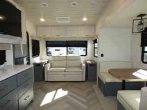 Crusader 250RLX Photo