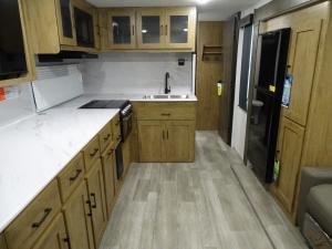Freedom Express Ultra Lite 298FDS Photo