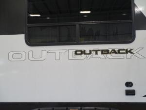 Outback Ultra Lite 221UMD Photo