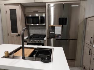 Solitude 380FL Photo