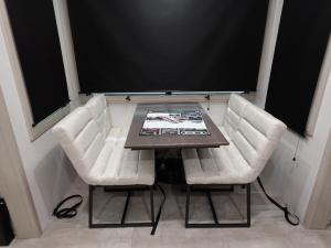 Solitude 380FL Photo