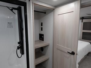 Solitude 380FL Photo