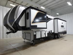 Alpine Avalanche Edition 321RL Photo