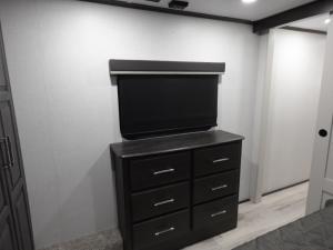 Alpine Avalanche Edition 321RL Photo