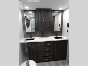 Alpine Avalanche Edition 321RL Photo